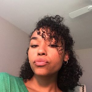 Meet your Posher, Alexandra